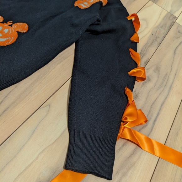 NWT! Disney Parks Her Universe Halloween Mickey Mouse Pumpkin Ribbon Cardigan M - Picture 15 of 16